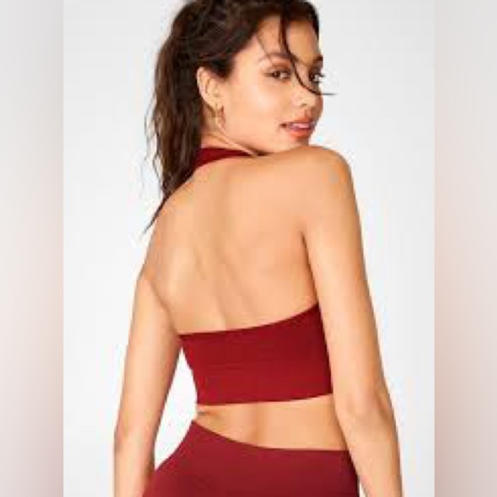 NWOT SEAMLESS HALTER BRA TOP